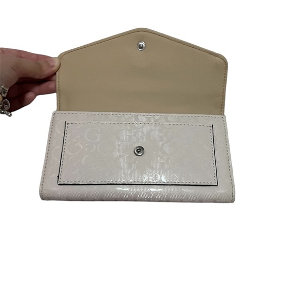 Baby pink Guess wallet - Picture 2 of 6